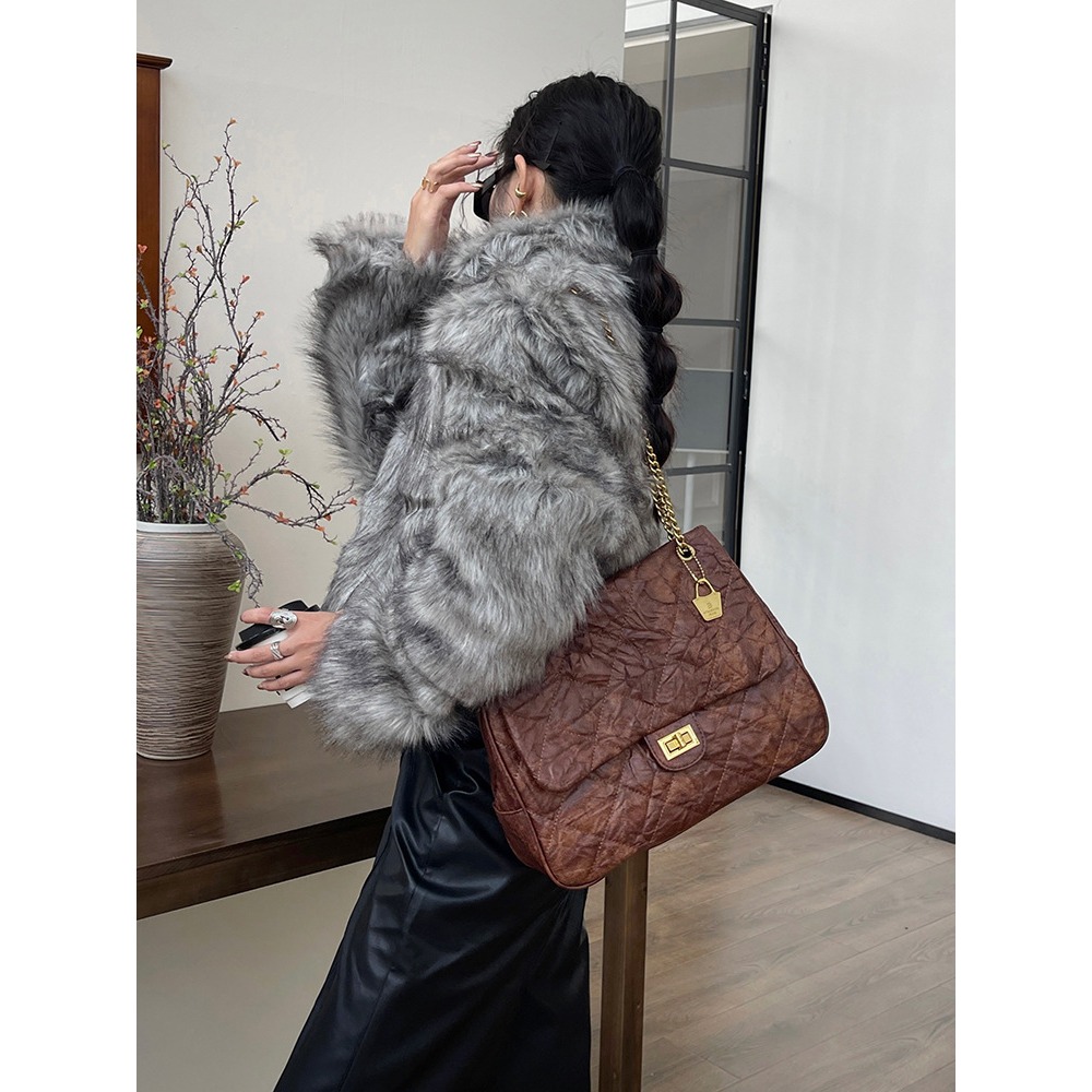 專櫃質感🔊推薦款🍁F52韓國🇰🇷代購特殊皺褶紋理菱格鏈條鎖扣托特包 大容量單肩包 小香風菱格紋包包 時尚腋下-細節圖3