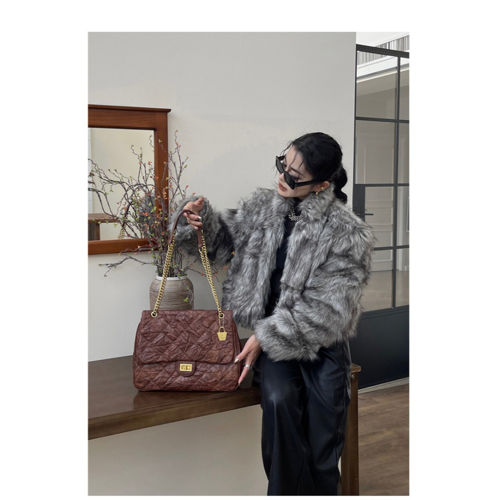 專櫃質感🔊推薦款🍁F52韓國🇰🇷代購特殊皺褶紋理菱格鏈條鎖扣托特包 大容量單肩包 小香風菱格紋包包 時尚腋下-細節圖6