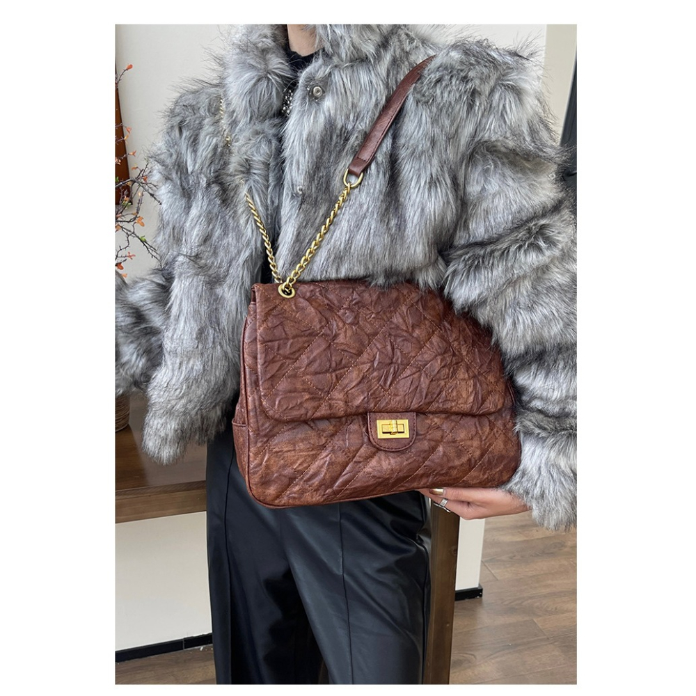 專櫃質感🔊推薦款🍁F52韓國🇰🇷代購特殊皺褶紋理菱格鏈條鎖扣托特包 大容量單肩包 小香風菱格紋包包 時尚腋下-細節圖8