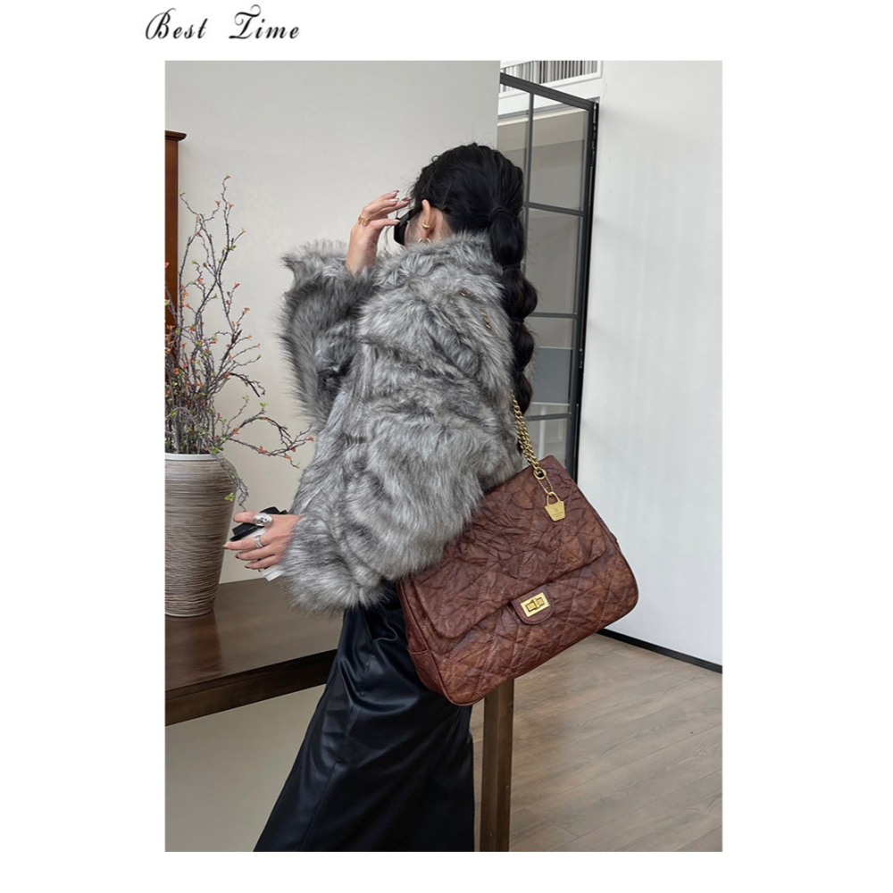 專櫃質感🔊推薦款🍁F52韓國🇰🇷代購特殊皺褶紋理菱格鏈條鎖扣托特包 大容量單肩包 小香風菱格紋包包 時尚腋下-細節圖9