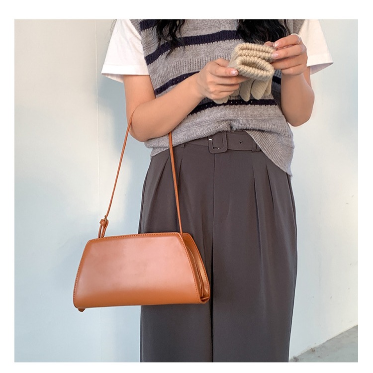 氣質首選🤞不軟榻✈C67韓國空運🇰🇷歐膩入手凱旋門腋下法棍包 單肩包 肩背包 腋下包 法棍包 韓國包包 東大門-細節圖8