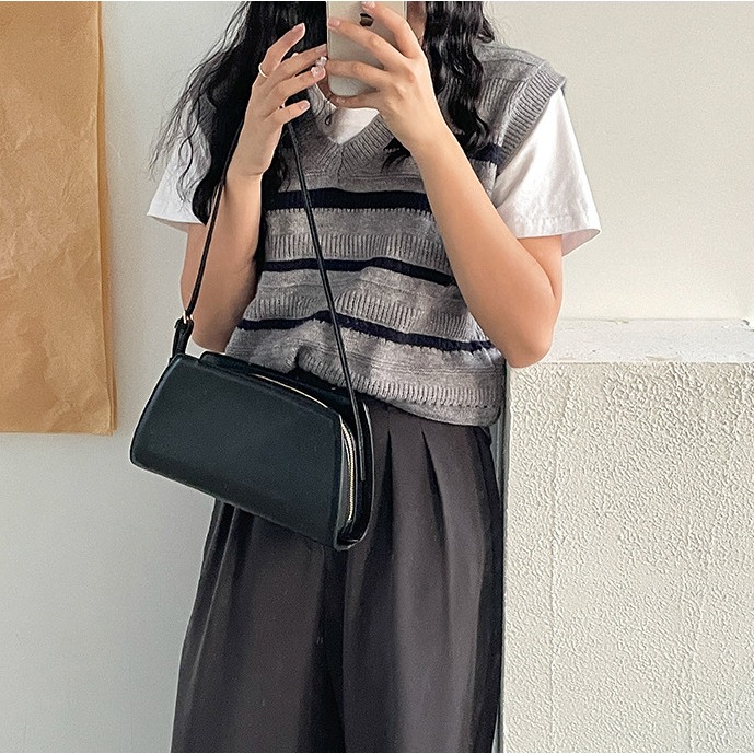 氣質首選🤞不軟榻✈C67韓國空運🇰🇷歐膩入手凱旋門腋下法棍包 單肩包 肩背包 腋下包 法棍包 韓國包包 東大門-細節圖10