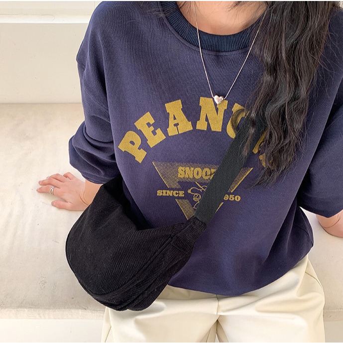 燈芯絨材質®觸感極好‰C68韓國空運🇰🇷小眾設計休閒燈芯絨餃子包 斜跨包 水餃包 餃子包 單肩包 側背包 韓國穿-細節圖7