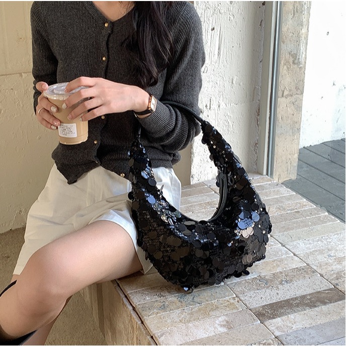 絕對時髦√推爆⍢C74韓國空運🇰🇷高級挺版亮片單肩新月包 單肩包 亮片包 腋下包 手提包 新月包 韓國時髦包包-細節圖3