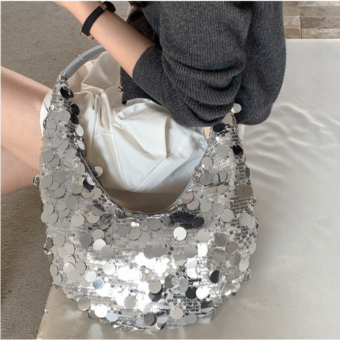 絕對時髦√推爆⍢C74韓國空運🇰🇷高級挺版亮片單肩新月包 單肩包 亮片包 腋下包 手提包 新月包 韓國時髦包包-細節圖7