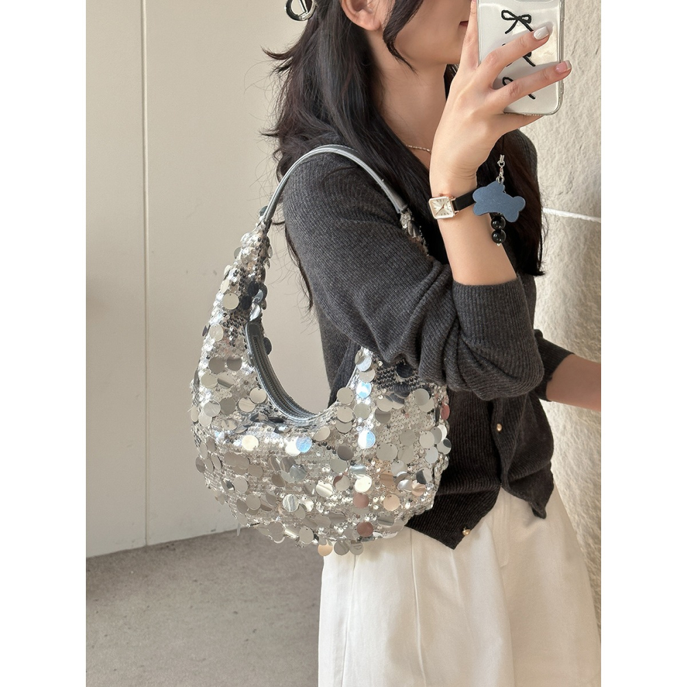 絕對時髦√推爆⍢C74韓國空運🇰🇷高級挺版亮片單肩新月包 單肩包 亮片包 腋下包 手提包 新月包 韓國時髦包包-細節圖8