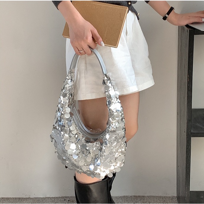 絕對時髦√推爆⍢C74韓國空運🇰🇷高級挺版亮片單肩新月包 單肩包 亮片包 腋下包 手提包 新月包 韓國時髦包包-細節圖10