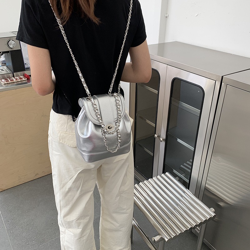 多功能🚀亮面質感🍁6189#韓國🇰🇷代購質感皮革多功能鏈條雙肩包 後背包 雙肩包 背包 韓國包包 韓國東大門-細節圖3