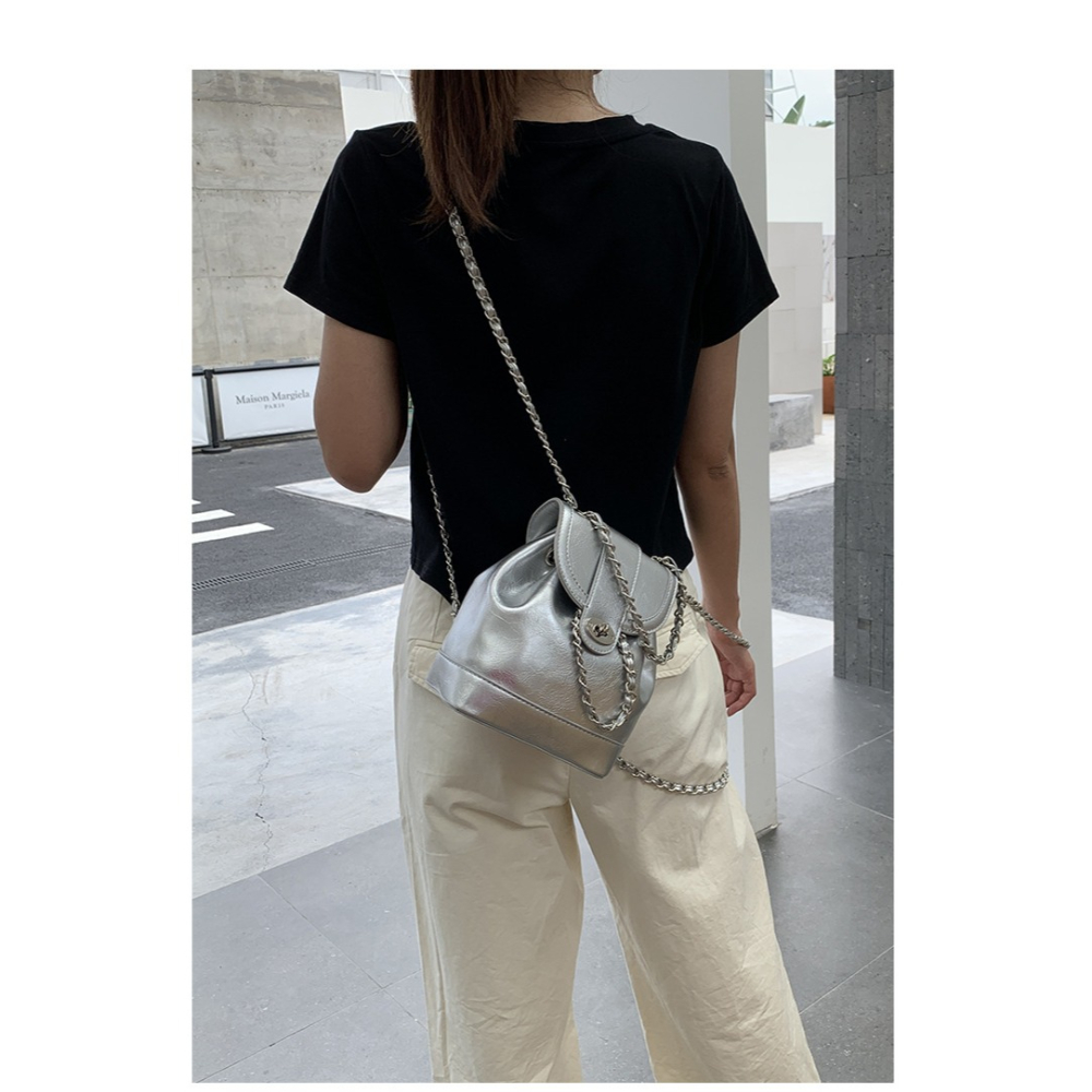 多功能🚀亮面質感🍁6189#韓國🇰🇷代購質感皮革多功能鏈條雙肩包 後背包 雙肩包 背包 韓國包包 韓國東大門-細節圖4