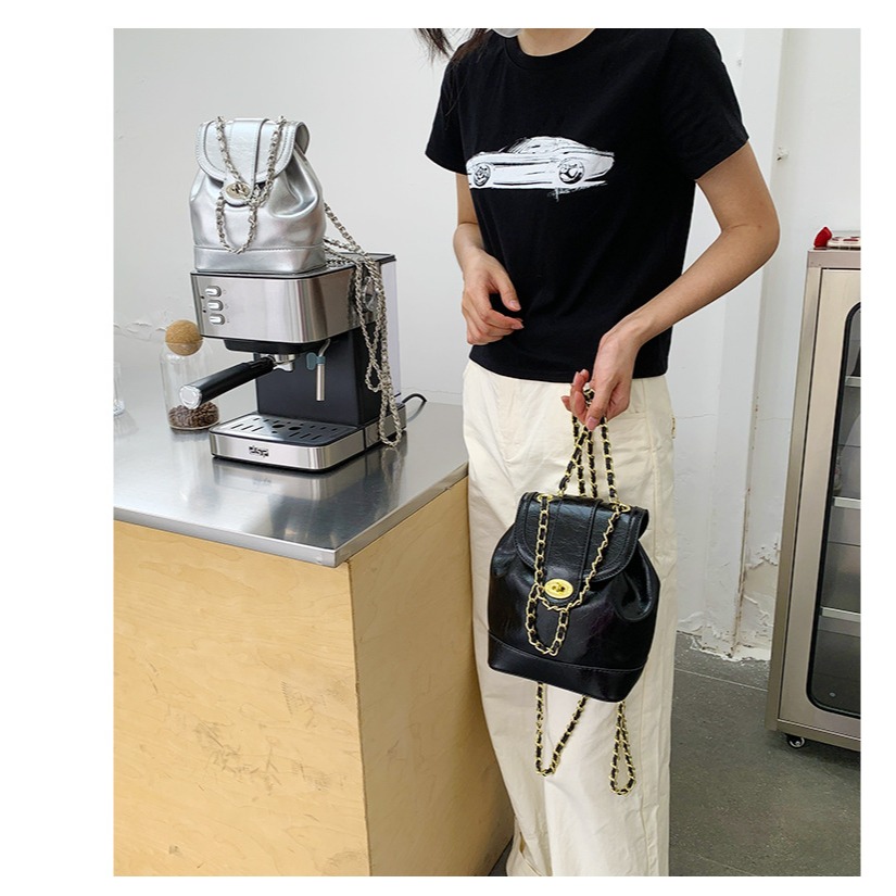 多功能🚀亮面質感🍁6189#韓國🇰🇷代購質感皮革多功能鏈條雙肩包 後背包 雙肩包 背包 韓國包包 韓國東大門-細節圖9