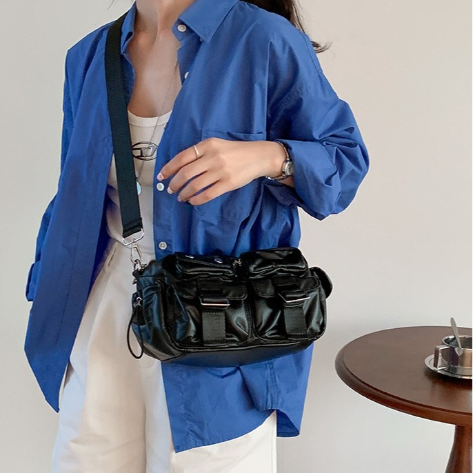 工裝風ㅀ多口袋♥LF8172韓國空運🇰🇷容貌與實用兼具的多口袋斜跨包 單肩包 肩背包 側背包 工裝包 韓國包包-細節圖3