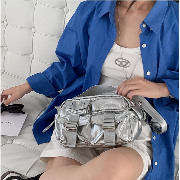 工裝風ㅀ多口袋♥LF8172韓國空運🇰🇷容貌與實用兼具的多口袋斜跨包 單肩包 肩背包 側背包 工裝包 韓國包包-細節圖9