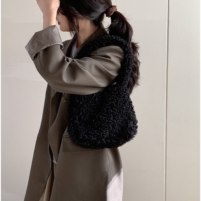時髦復古的推薦款🐑 U017韓國空運🇰🇷原來你是我一直在尋覓的單肩毛絨包 手提包 毛絨包 腋下包 單肩包 東大-細節圖6