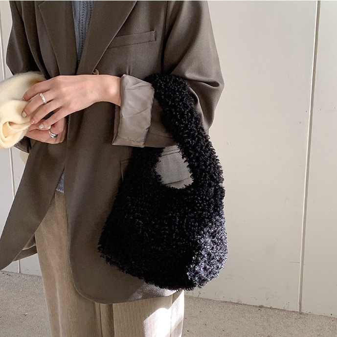 時髦復古的推薦款🐑 U017韓國空運🇰🇷原來你是我一直在尋覓的單肩毛絨包 手提包 毛絨包 腋下包 單肩包 東大-細節圖9