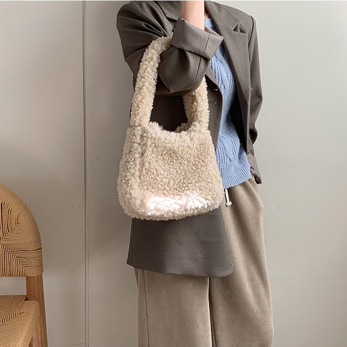 時髦復古的推薦款🐑 U017韓國空運🇰🇷原來你是我一直在尋覓的單肩毛絨包 手提包 毛絨包 腋下包 單肩包 東大-細節圖10