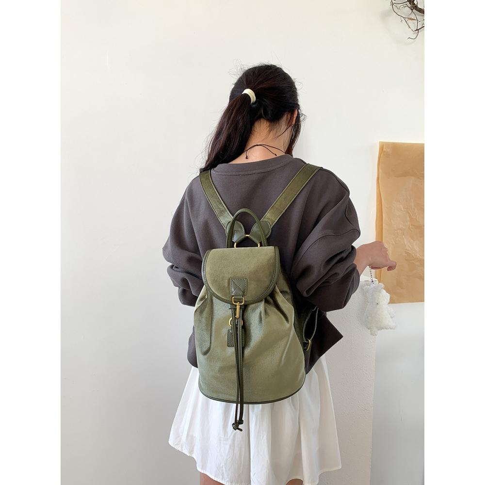 絲滑亮面➵顏色美翻✡LF5813韓國空運🇰🇷都市簡約實用大容量雙肩包 後背包 背包 旅行背包 外出實用包包 包包-細節圖7