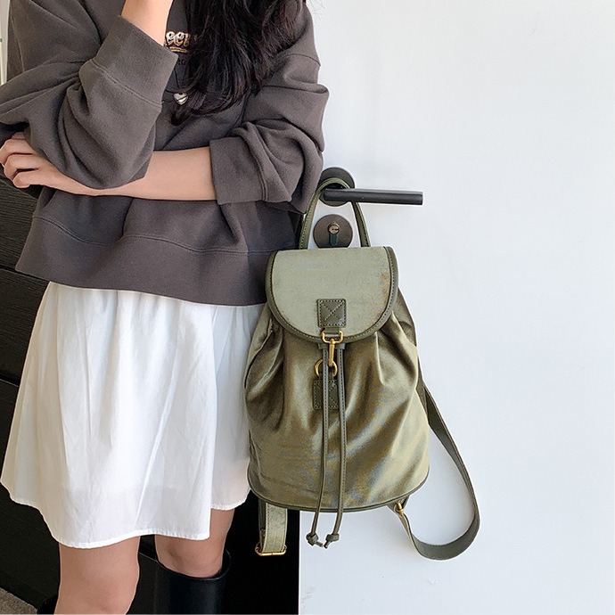 絲滑亮面➵顏色美翻✡LF5813韓國空運🇰🇷都市簡約實用大容量雙肩包 後背包 背包 旅行背包 外出實用包包 包包-細節圖9