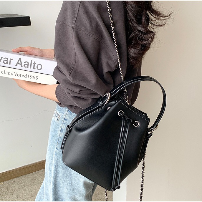 時尚與容貌的結合░是歐膩△U018韓國空運🇰🇷韓劇女主的鏈條格紋雙肩包 後背包 雙肩包 手提包 鏈條包 韓國背包-細節圖2