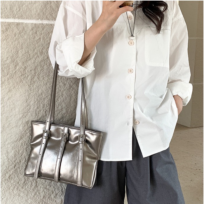 皮扣裝飾✈special🍃 F30023韓國空運🇰🇷質感皮扣裝飾單肩托特包 托特包 單肩包 肩背包 腋下包 手-細節圖7