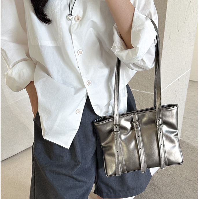 皮扣裝飾✈special🍃 F30023韓國空運🇰🇷質感皮扣裝飾單肩托特包 托特包 單肩包 肩背包 腋下包 手-細節圖11