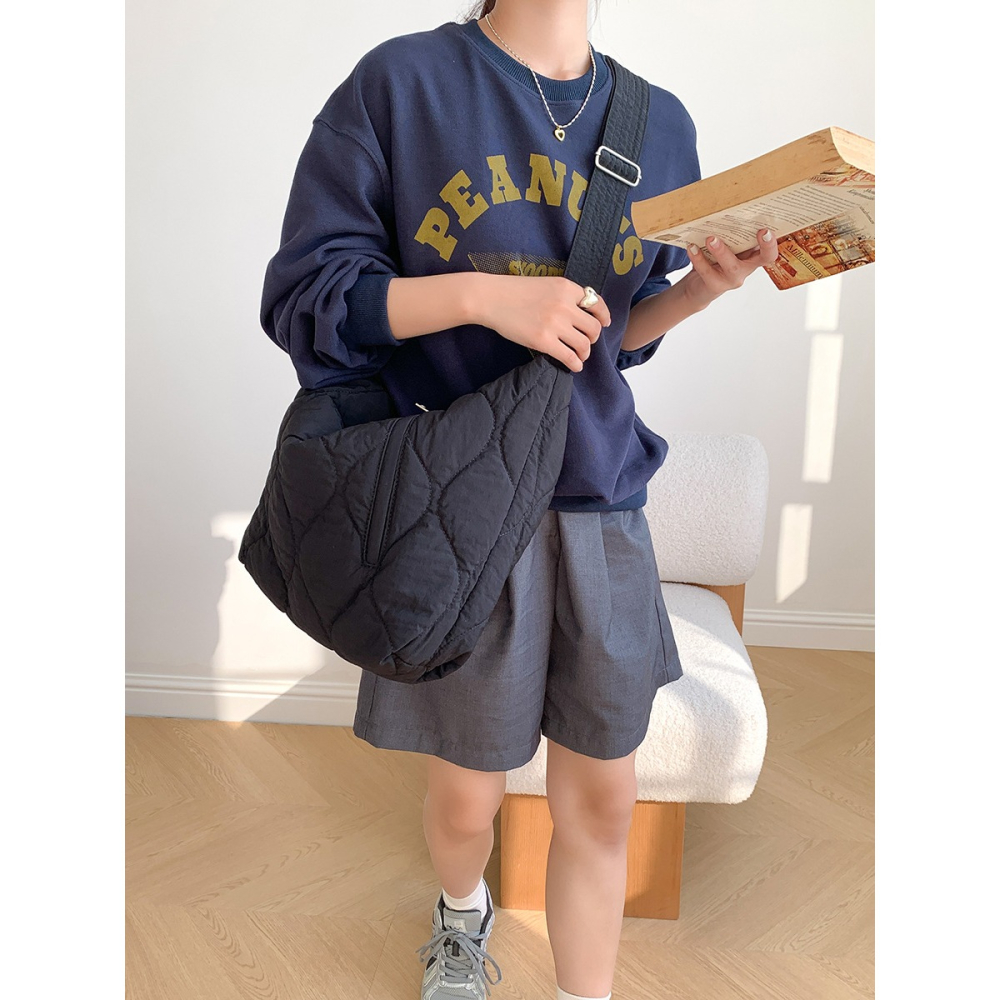 完美梯形☼前側拉鍊設計%U9807韓國空運🇰🇷經典刺繡休閒單肩/斜跨托特包 棉服包 羽絨包 肩背包 側背包 托特-細節圖5