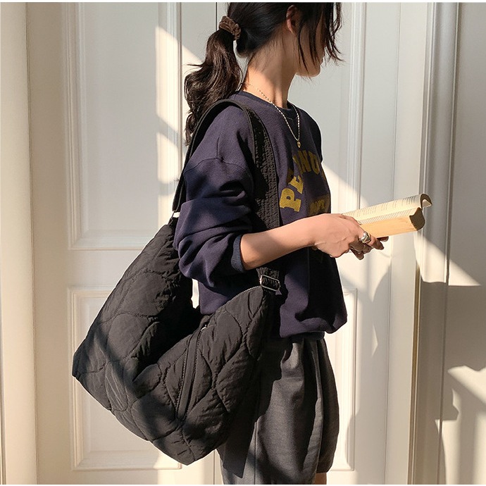 完美梯形☼前側拉鍊設計%U9807韓國空運🇰🇷經典刺繡休閒單肩/斜跨托特包 棉服包 羽絨包 肩背包 側背包 托特-細節圖11