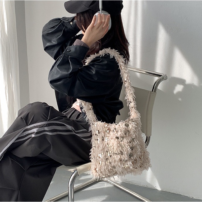 超挖賽！好看慘⧳自留粉💟 A70012韓國空運🇰🇷真的不要太時髦毛絨亮片包 單肩包 肩背包 亮片包 側背包 韓-細節圖10