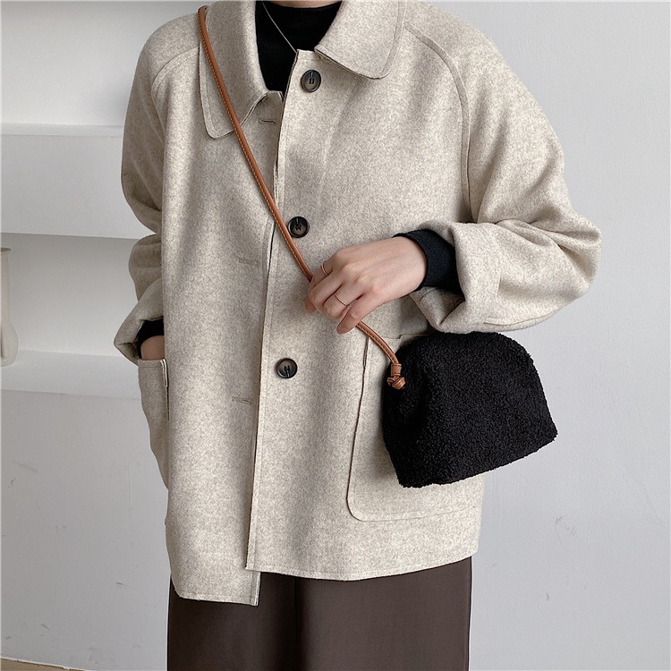 很特別呦！是夾子包♣ LF216韓國空運🇰🇷泰迪絨半圓羊羔毛斜跨夾子包 夾子包 單肩包 斜跨包 側背包 毛絨包-細節圖3