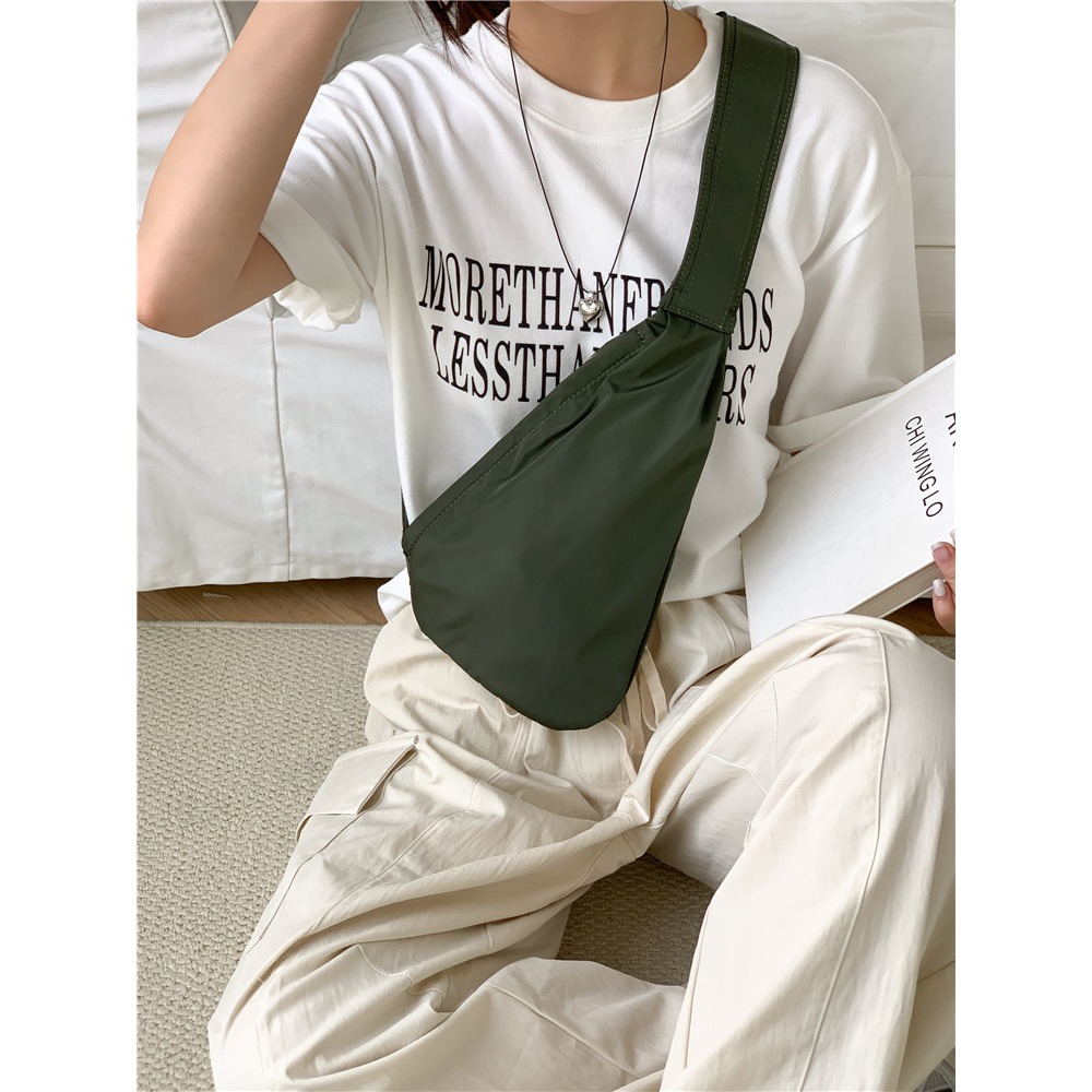 素色百搭🌙個性喔！A736韓國空運🇰🇷潮酷中性尼龍手機胸包 手機包 胸包 腰包 斜跨包 韓國包包 單肩包 肩背-細節圖3