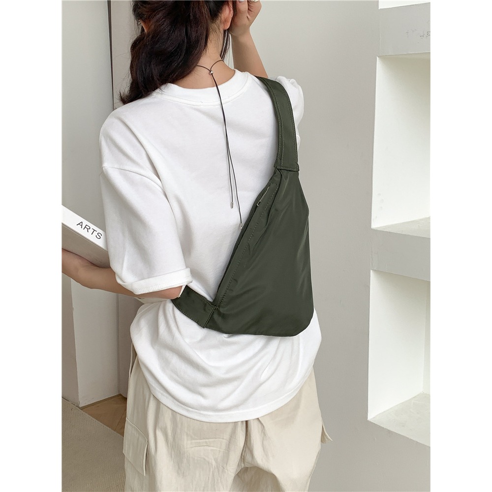 素色百搭🌙個性喔！A736韓國空運🇰🇷潮酷中性尼龍手機胸包 手機包 胸包 腰包 斜跨包 韓國包包 單肩包 肩背-細節圖7