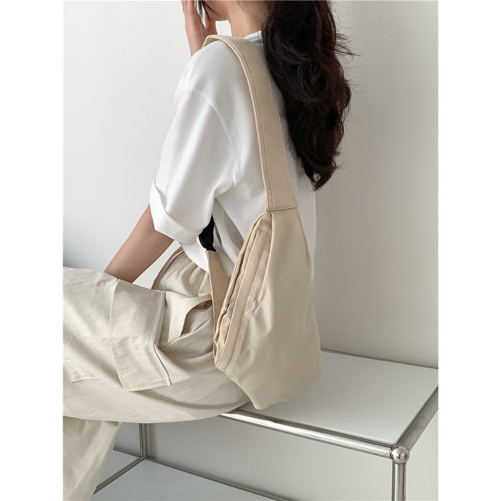 素色百搭🌙個性喔！A736韓國空運🇰🇷潮酷中性尼龍手機胸包 手機包 胸包 腰包 斜跨包 韓國包包 單肩包 肩背-細節圖10