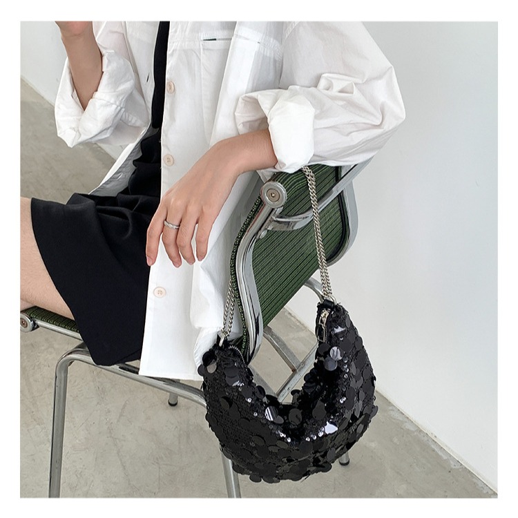歐美⧁喜歡時髦不要錯過💘A060韓國連線🇰🇷高級時髦感鏈條新月亮片包 單肩包 腋下包 亮片包 肩背包 新月包-細節圖2