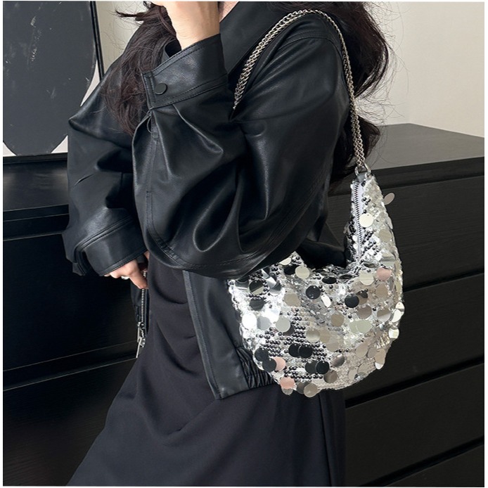 歐美⧁喜歡時髦不要錯過💘A060韓國連線🇰🇷高級時髦感鏈條新月亮片包 單肩包 腋下包 亮片包 肩背包 新月包-細節圖8
