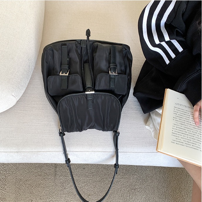 個性∹多口袋⋥A20012韓國空運🇰🇷工裝風大容量休閒尼龍單肩包 腋下包 肩背包 尼龍包 休閒慵懶 高級感包包-細節圖5