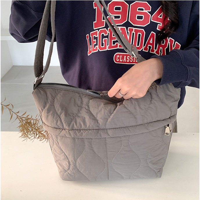 綉花夾棉❦ 韓國流行⤴  F1228韓國空運🇰🇷時髦踩街大容量精緻刺繡托特包 斜跨包 單肩包 肩背包 托特包 代-細節圖10