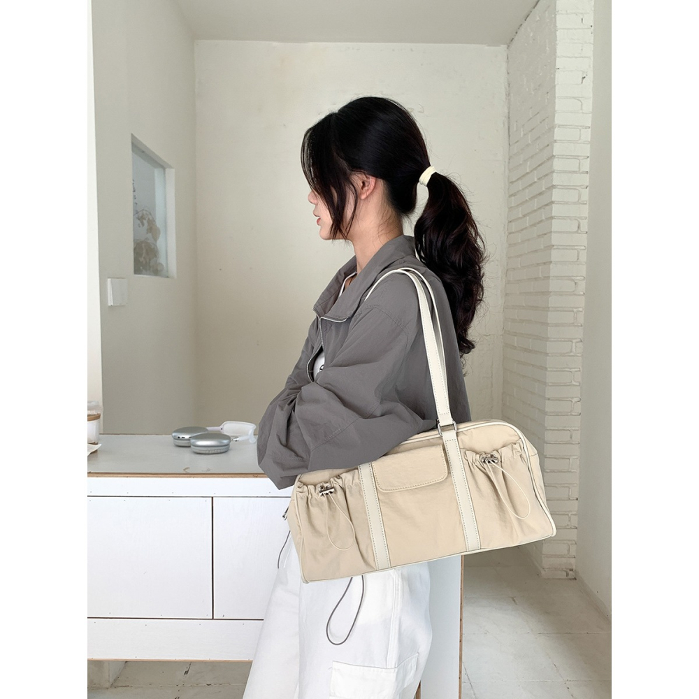簡約經典的設計✵A8280韓國空運🇰🇷妳各位不要錯過的拼接多口袋凱旋門腋下包 單肩包 肩背包 大容量-細節圖4
