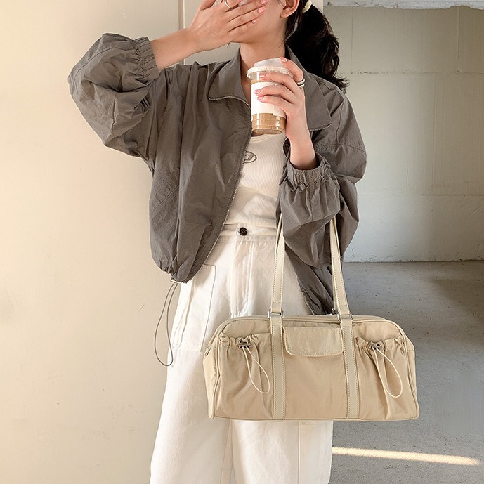 簡約經典的設計✵A8280韓國空運🇰🇷妳各位不要錯過的拼接多口袋凱旋門腋下包 單肩包 肩背包 大容量-細節圖5