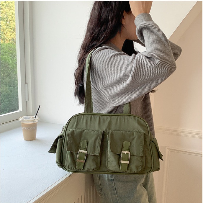 24 Jan New💛A1541韓國空運🇰🇷個性休閒多口袋尼龍腋下包 大容量包包 尼龍單肩包 休閒肩背包 韓國-細節圖3