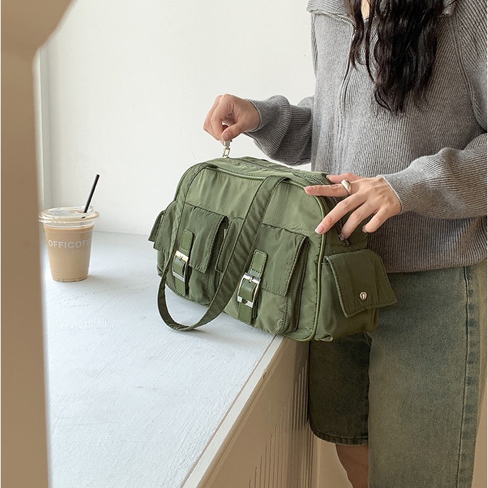 24 Jan New💛A1541韓國空運🇰🇷個性休閒多口袋尼龍腋下包 大容量包包 尼龍單肩包 休閒肩背包 韓國-細節圖4