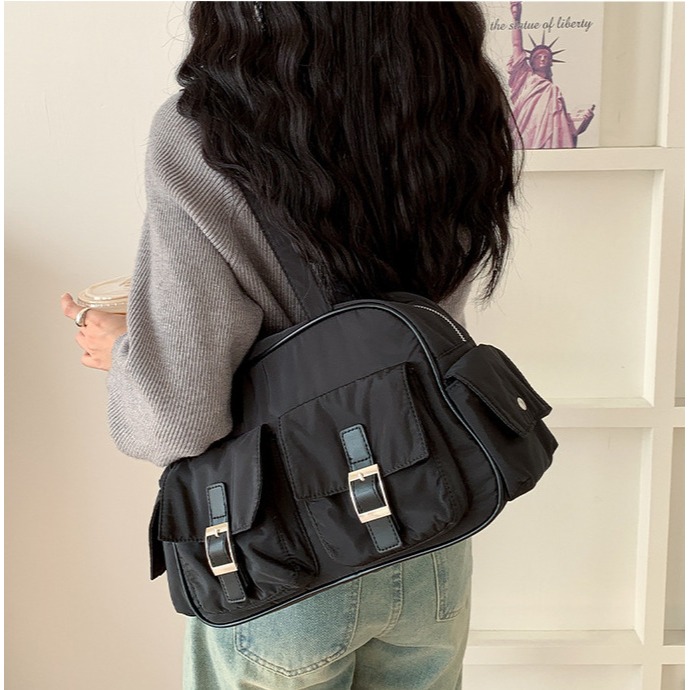 24 Jan New💛A1541韓國空運🇰🇷個性休閒多口袋尼龍腋下包 大容量包包 尼龍單肩包 休閒肩背包 韓國-細節圖6