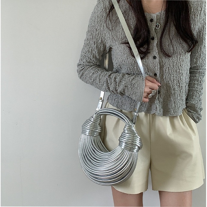 設計師款✡太特別了🌙#3170韓國空運🇰🇷紐結麵條編織手提餃子包 斜跨包 肩背包 側背包 手提包 水餃包 編織-細節圖9