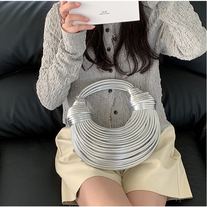 設計師款✡太特別了🌙#3170韓國空運🇰🇷紐結麵條編織手提餃子包 斜跨包 肩背包 側背包 手提包 水餃包 編織-細節圖10