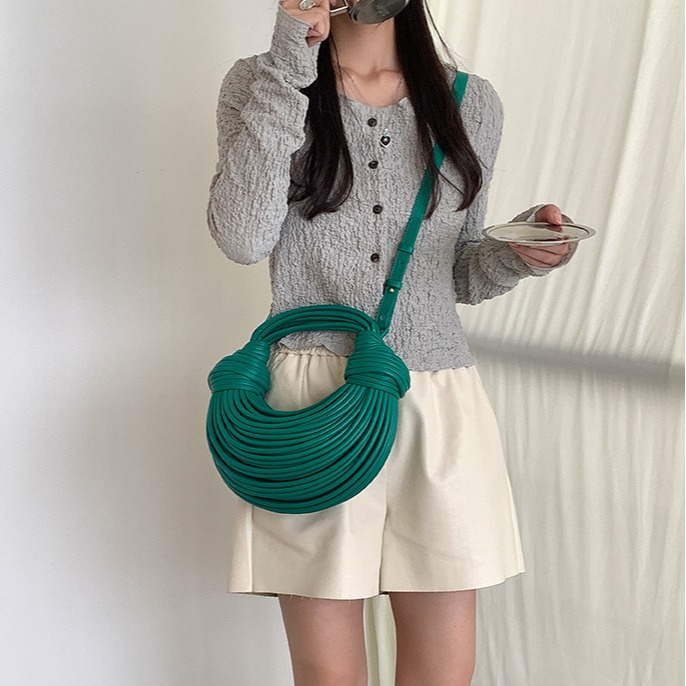 設計師款✡太特別了🌙#3170韓國空運🇰🇷紐結麵條編織手提餃子包 斜跨包 肩背包 側背包 手提包 水餃包 編織-細節圖11