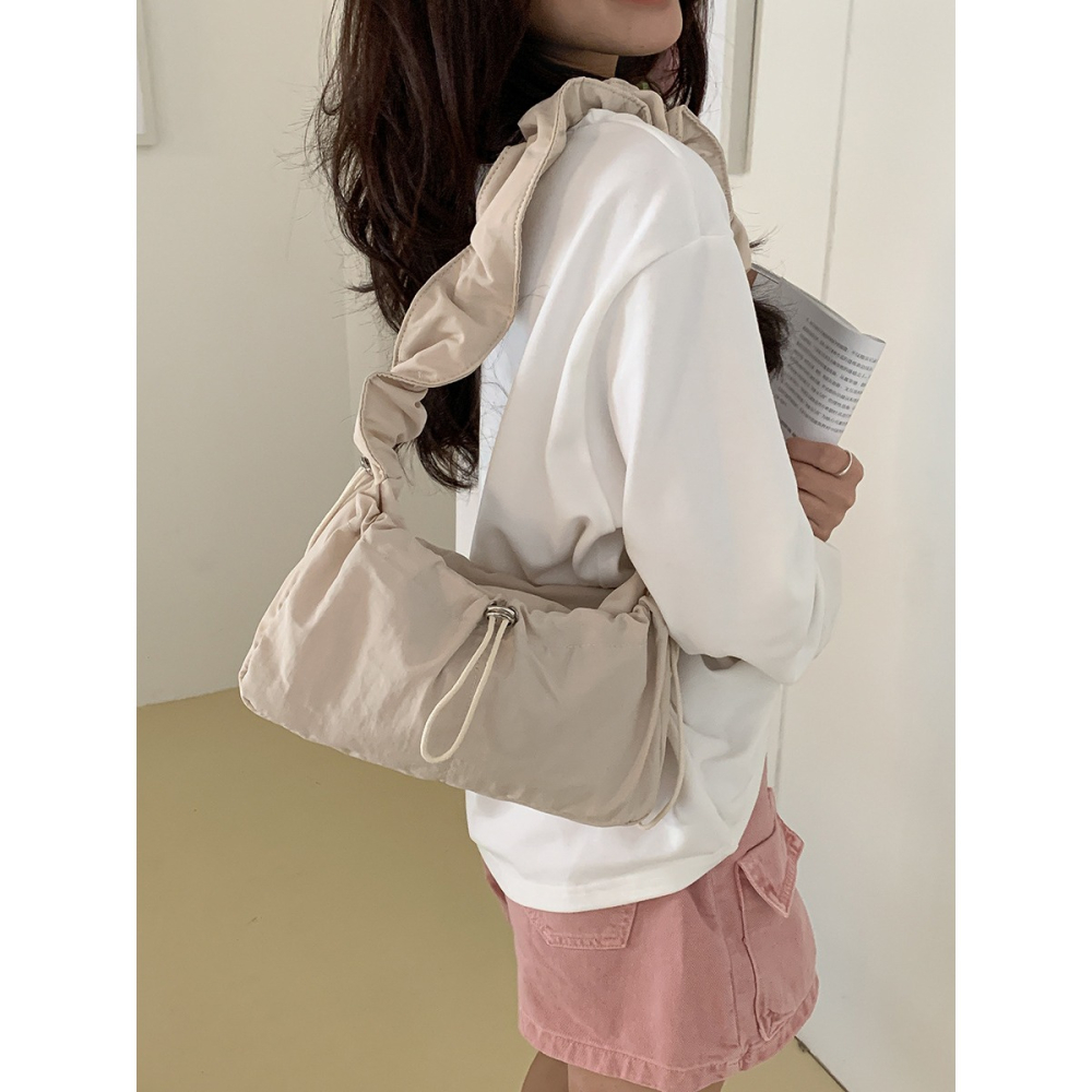 文藝風格⇢簡單不簡單F9208韓國連線🇰🇷隨手一拿輕便尼龍皺皺方包 斜跨包 單肩包 方包 韓國包包 側背包-細節圖9