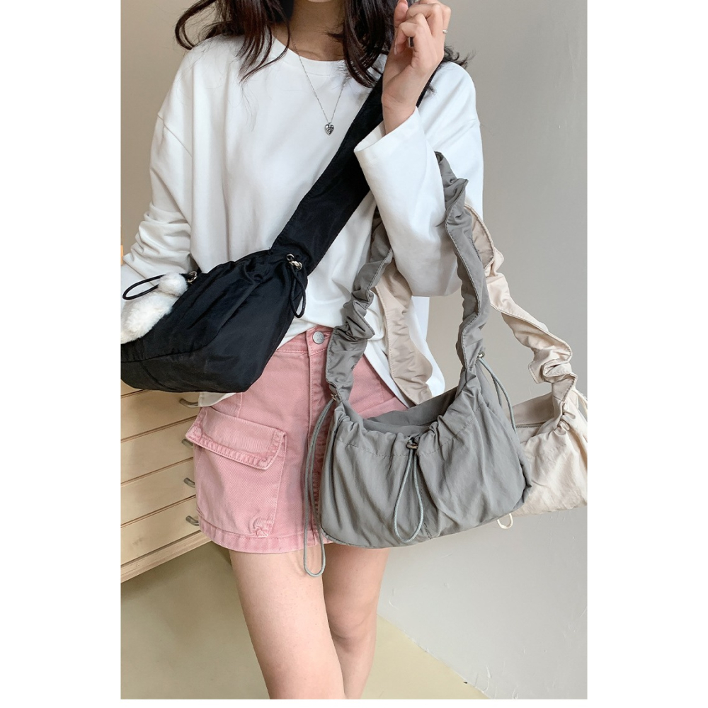 文藝風格⇢簡單不簡單F9208韓國連線🇰🇷隨手一拿輕便尼龍皺皺方包 斜跨包 單肩包 方包 韓國包包 側背包-細節圖10