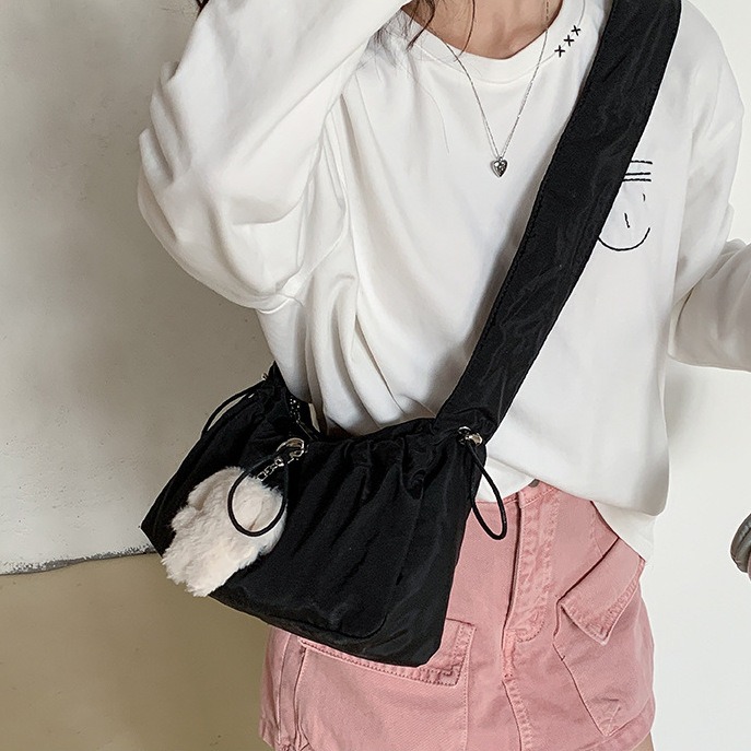 文藝風格⇢簡單不簡單F9208韓國連線🇰🇷隨手一拿輕便尼龍皺皺方包 斜跨包 單肩包 方包 韓國包包 側背包-細節圖11