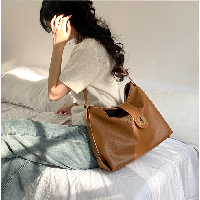 平凡世界裡做自己的超人🎳#2608軟皮大容量掛鉤托特包 單肩包 斜跨包 肩背包 側背包 托特包 方包-細節圖2