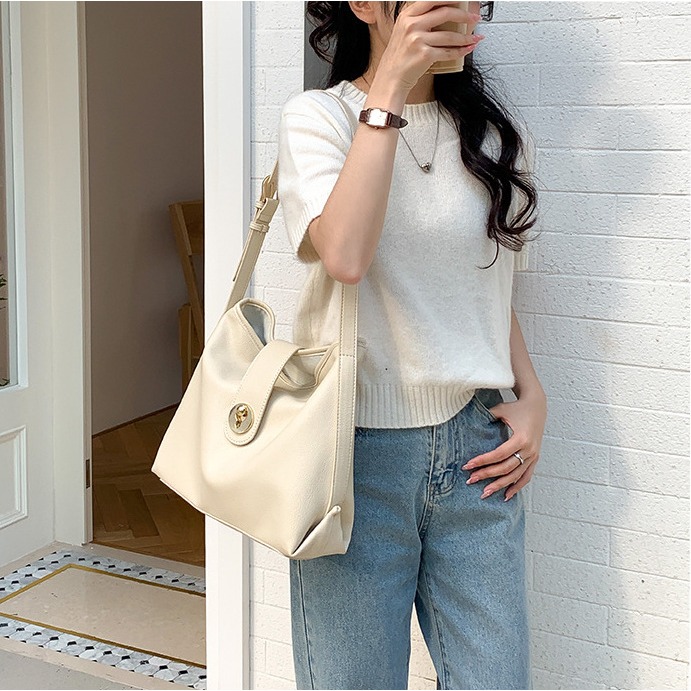 平凡世界裡做自己的超人🎳#2608軟皮大容量掛鉤托特包 單肩包 斜跨包 肩背包 側背包 托特包 方包-細節圖3