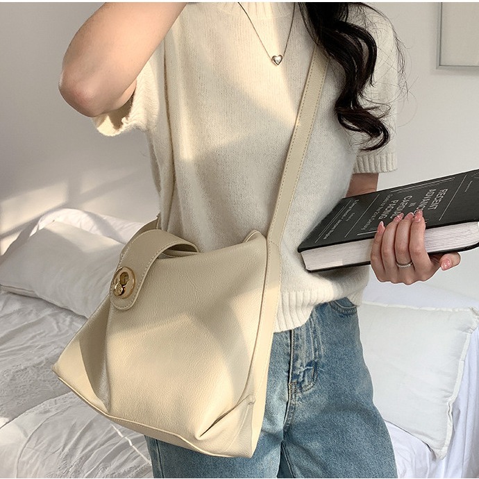 平凡世界裡做自己的超人🎳#2608軟皮大容量掛鉤托特包 單肩包 斜跨包 肩背包 側背包 托特包 方包-細節圖4