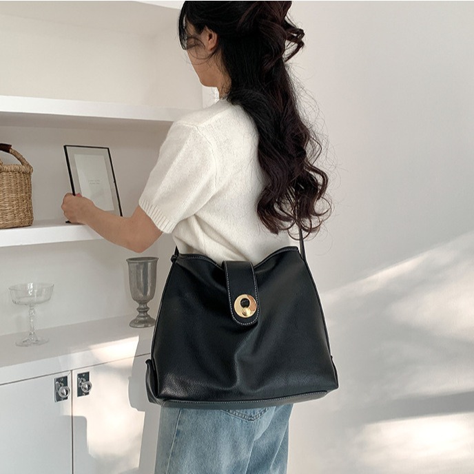 平凡世界裡做自己的超人🎳#2608軟皮大容量掛鉤托特包 單肩包 斜跨包 肩背包 側背包 托特包 方包-細節圖7